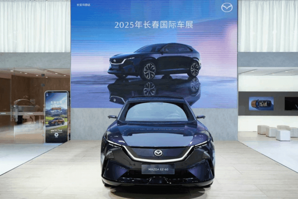 口碑最好的配资平台 震撼 小定突破3.3万辆 马自达电动化阵容再亮相释放多重重要信号